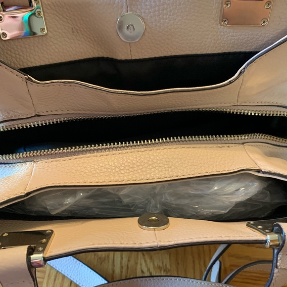 💛Vince Camuto Almond Purse💛 - Picture 6 of 16